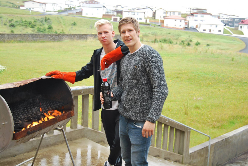 Texti með fréttamynd