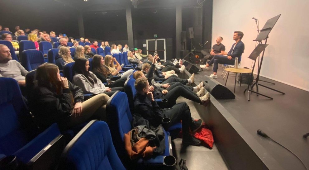 Leikhópur í heimsókn í FÍV