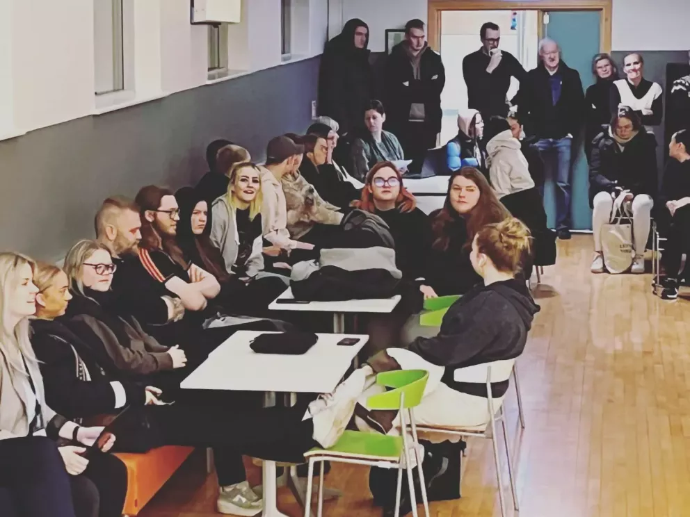 Dagurinn byrjaði með kynningu á verkefninu á sal skólans. Fleiri myndir má sjá á Instagram síðu skól&hellip;